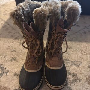 Women's Brown and Black Kodiak Winter Boots